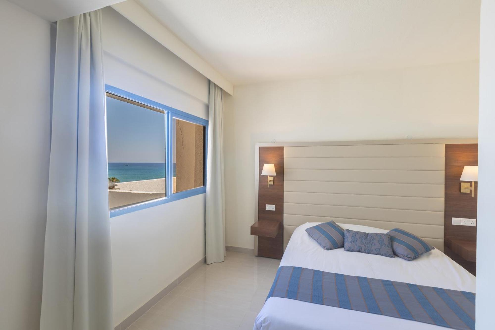 Iliada Beach Hotel โปรทาราส ภายนอก รูปภาพ