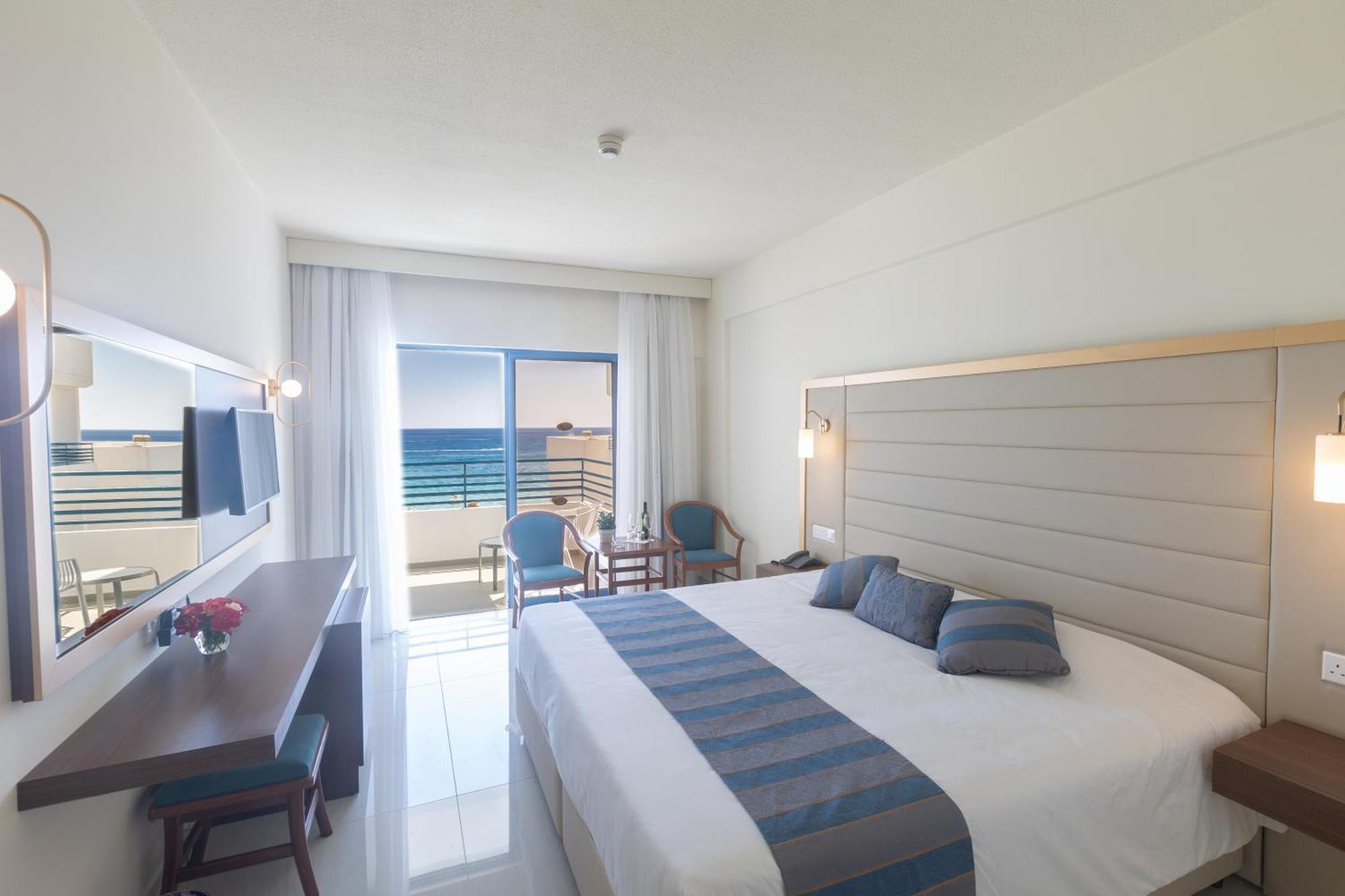 Iliada Beach Hotel โปรทาราส ภายนอก รูปภาพ