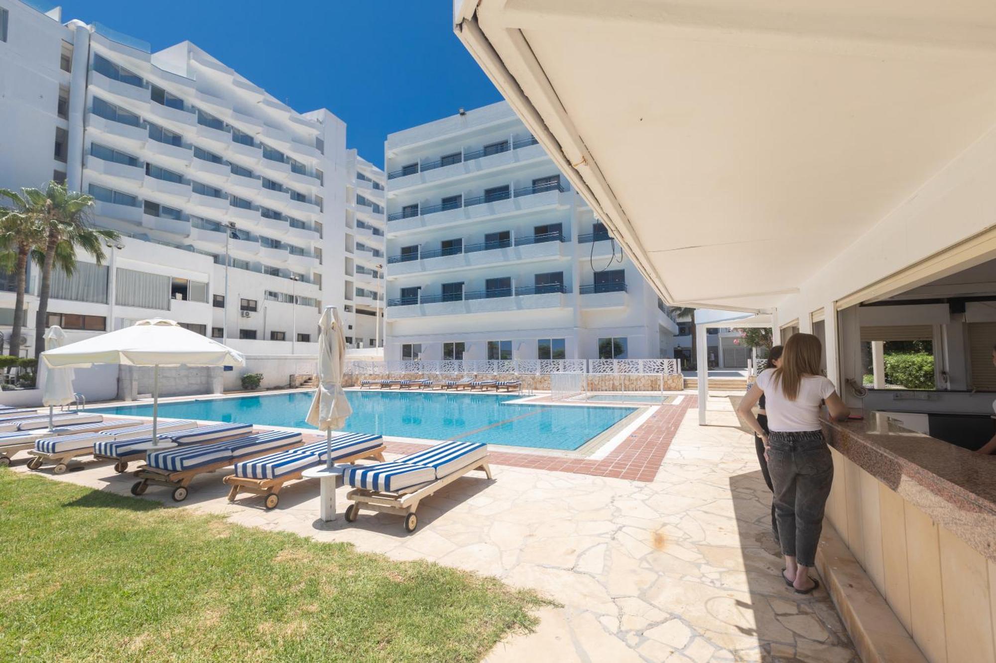 Iliada Beach Hotel โปรทาราส ภายนอก รูปภาพ