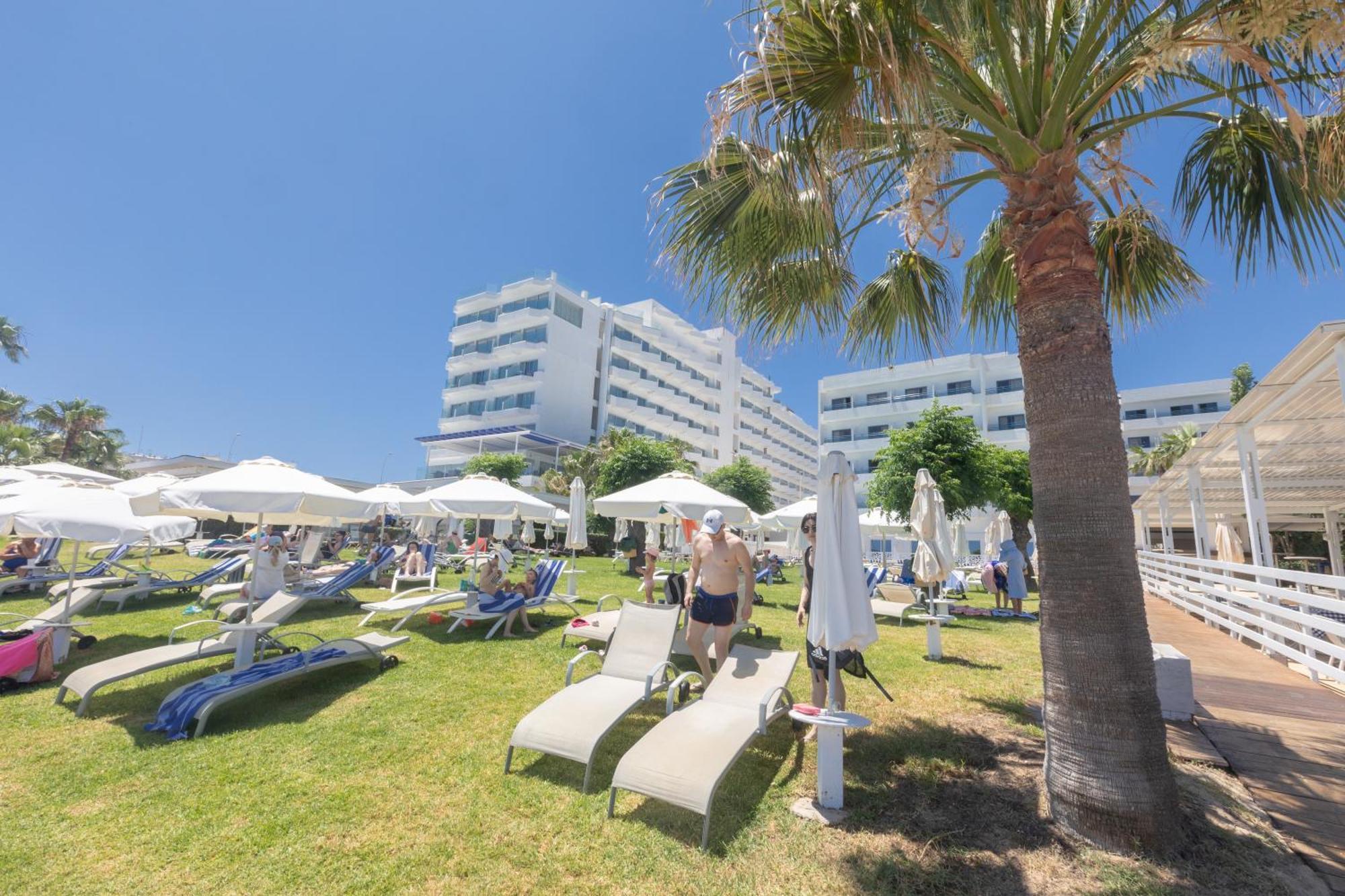 Iliada Beach Hotel โปรทาราส ภายนอก รูปภาพ