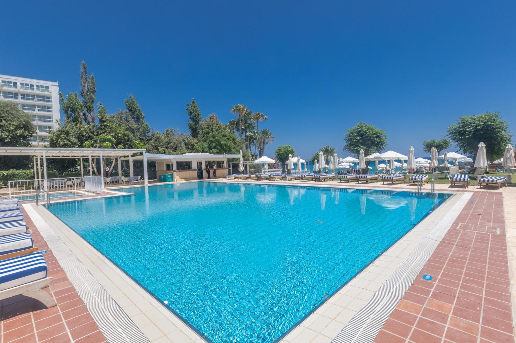 Iliada Beach Hotel โปรทาราส ภายนอก รูปภาพ