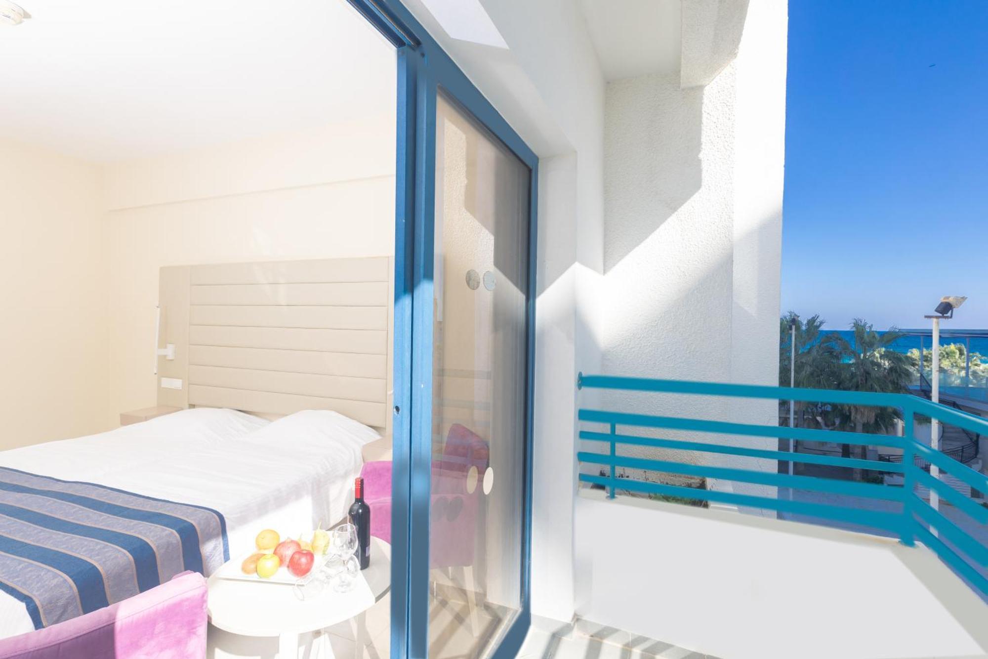 Iliada Beach Hotel โปรทาราส ภายนอก รูปภาพ