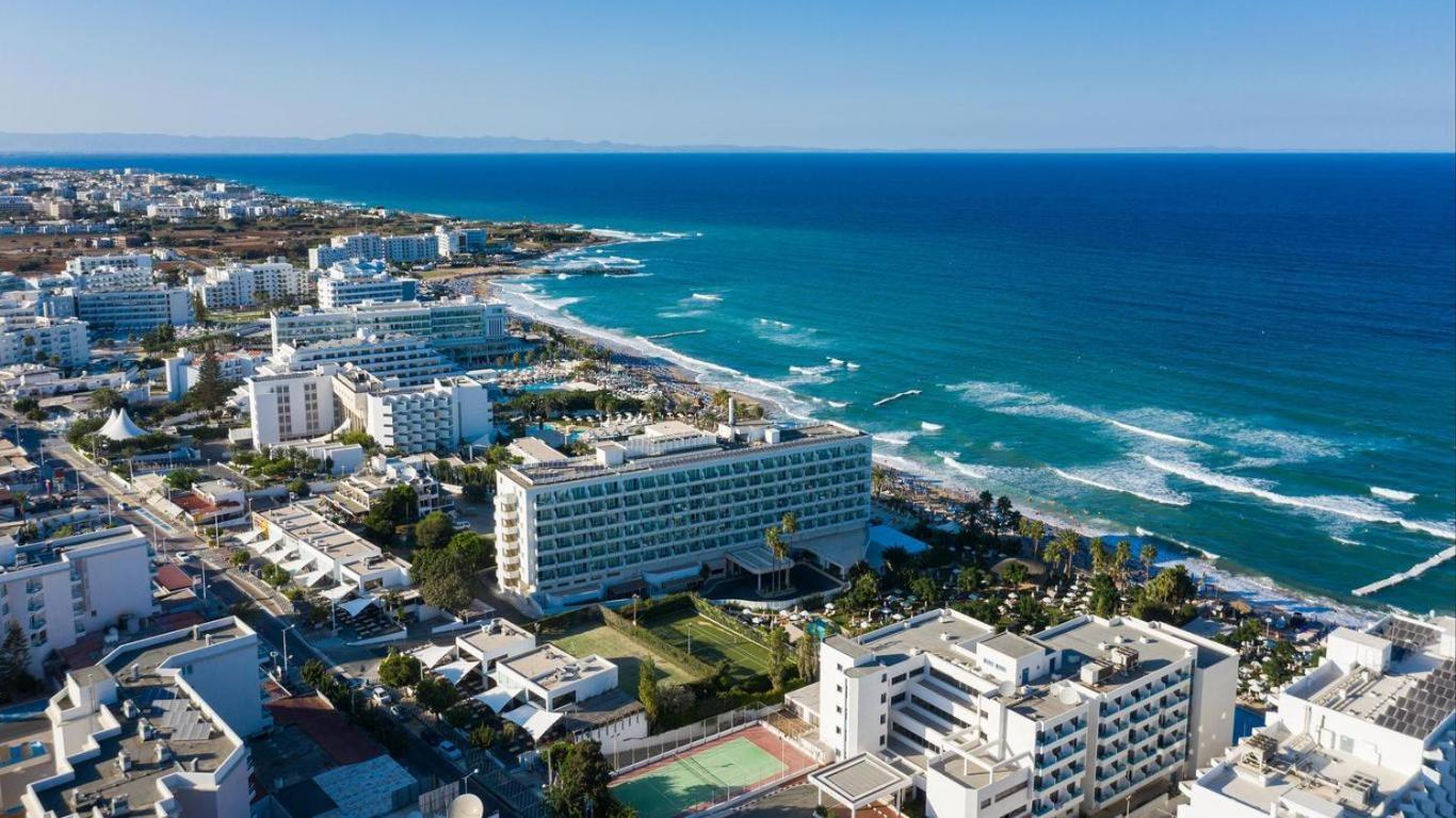 Iliada Beach Hotel โปรทาราส ภายนอก รูปภาพ